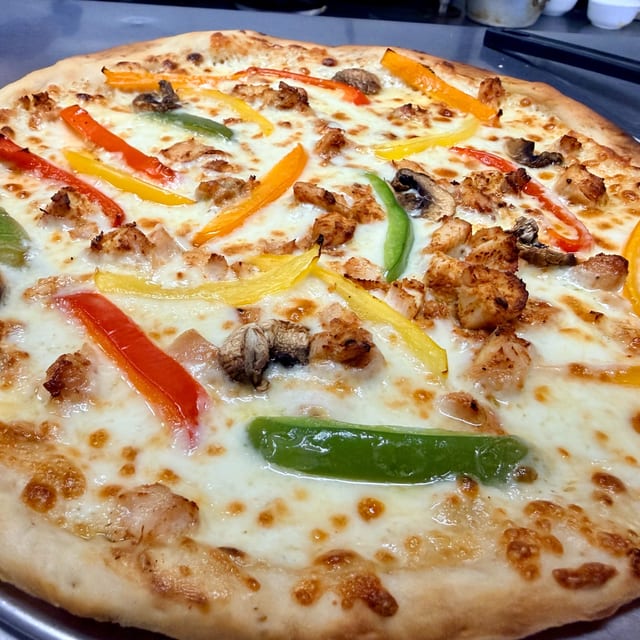 Tandoori Chicken Pizza 14”.