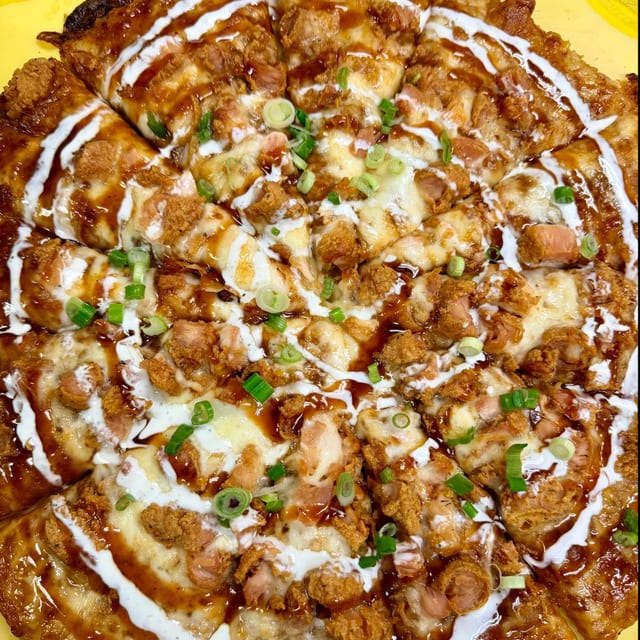 Angry Chicken Pizza 14”.